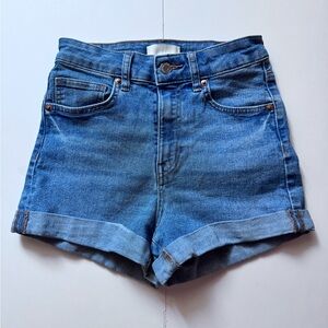 H&M Blue Jean High Waisted Shorts for Women in Size 4 in EUC
